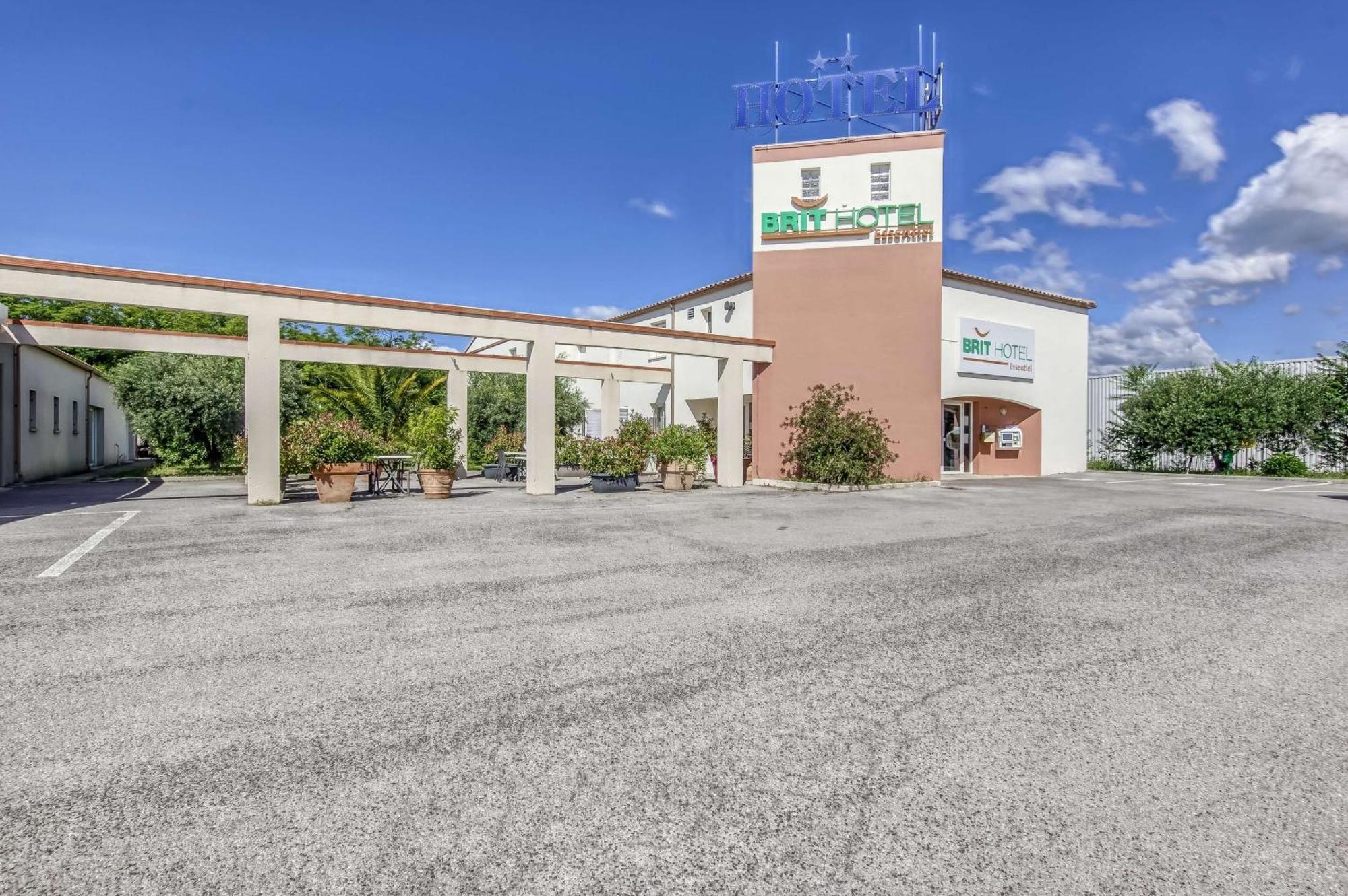 Brit Hotel Clermont-lʼHérault Exterior foto
